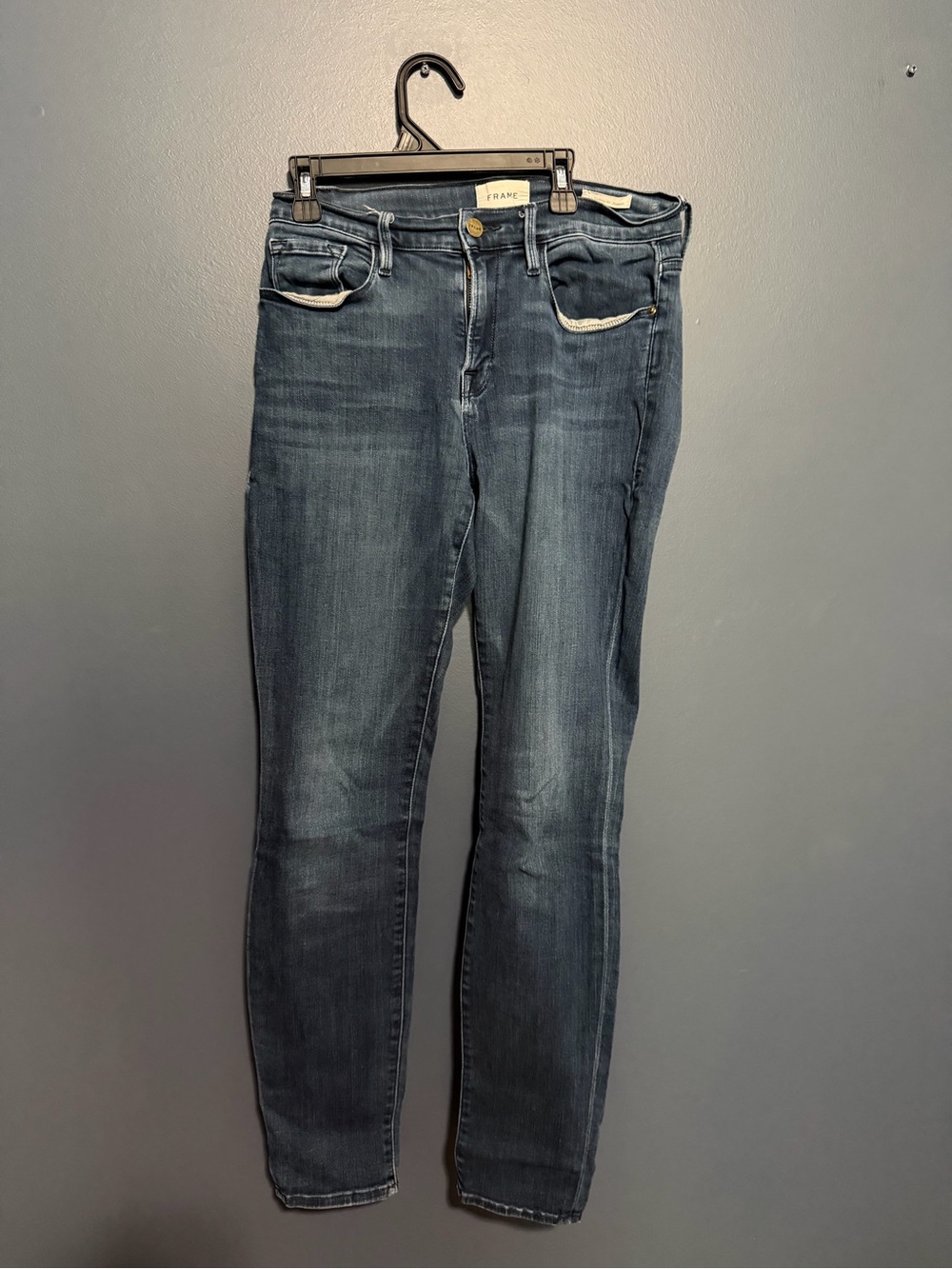 Frame Denim Skinny Jeans in Dark Blue Wash